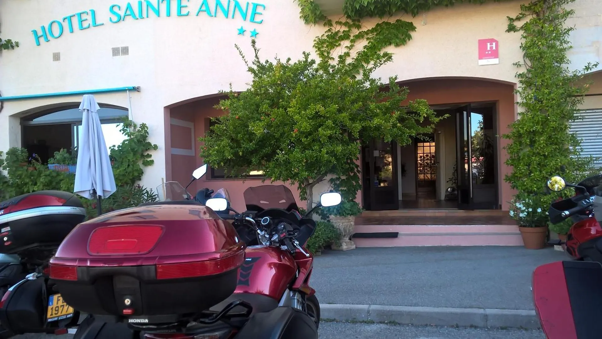 Hotel Hôtel Sainte Anne Les Salles-sur-Verdon